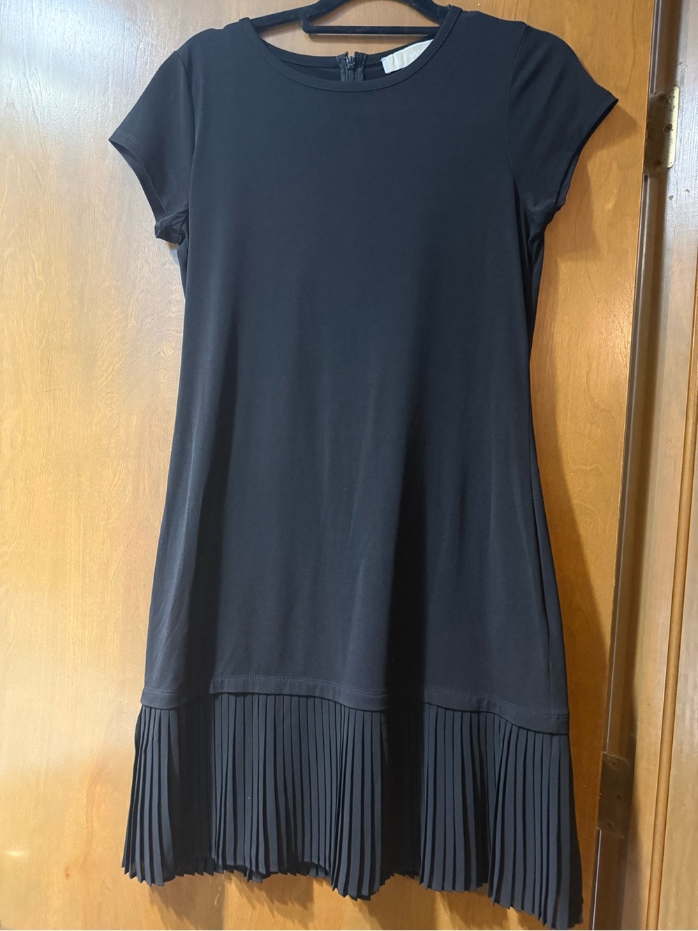 MICHAEL Michael Kors Black Short Sleeve Pleated Hem Dress